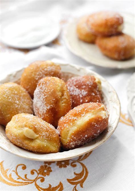 Bomboloni, italijanske punjene krofne - Palachinka | Food, Desserts ...