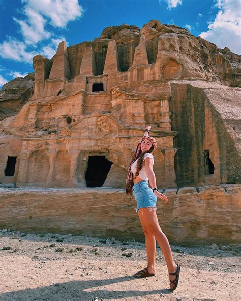 Karissa Dumbacher's feet