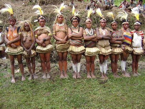 *wone nen ap aregerak: Kata Menjadikan Manusia*: INDONESIA: West Papua ...