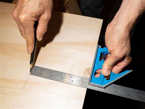 Carpenter Pencil | How to Use a Carpenter’s Pencil