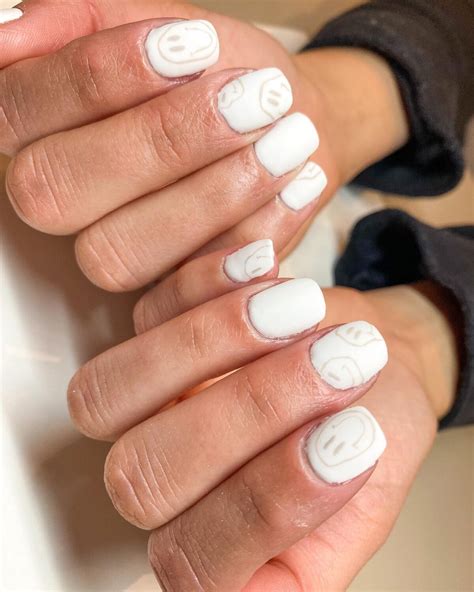 20 Adorable Matte White Nails Inspiration for 2024 - Zohna