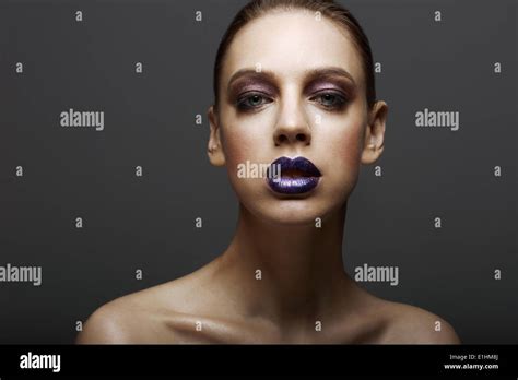 Glossy lips hi-res stock photography and images - Alamy