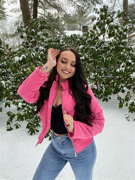 TW Pornstars - 2 pic. Julia Raleigh. Twitter. Which one is better? Don