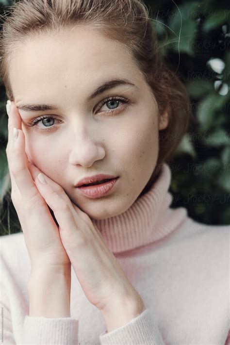 girls close ups