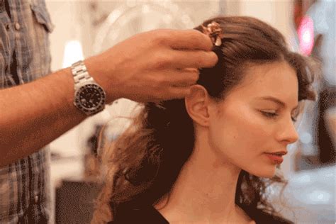 easy fancy ways  wear  hair comb  keira knightley