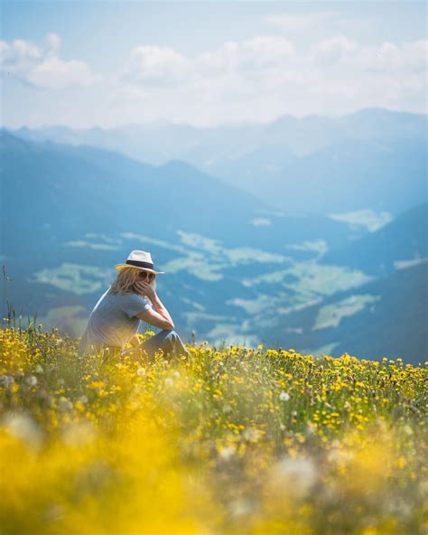 Elizabeth Mitchell (@elizabeth.mitchell.official) • Instagram photos