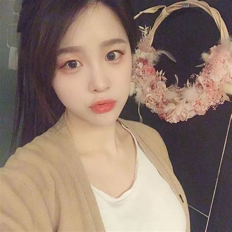 릴카🍭 on Instagram: “선택장애”