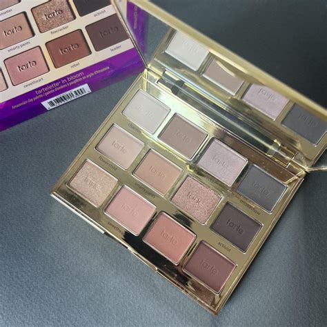 Палетка теней tarte tartelette in bloom amazonian day palette оригинал ...