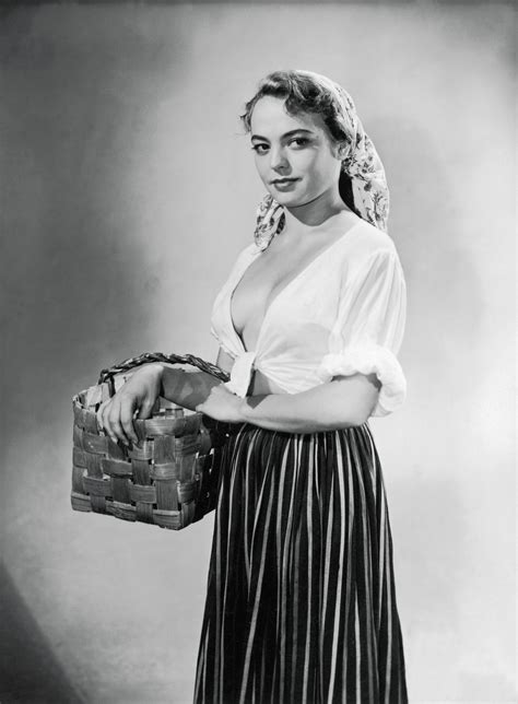 Näyttelijä Anneli Sauli teki läpimurtonsa jo 1950-luvulla - Katso kuvat