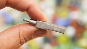 Kingston DataTraveler Bolt Duo review: Kingston's tiny Bolt Duo backs ...