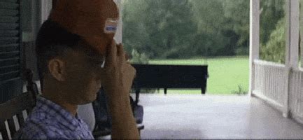 Forrest Gump Waving GIFs - Find & Share on GIPHY