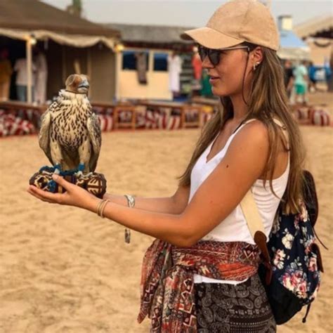 What you Should Wear in Desert Safari Dubai? - Puzu Task