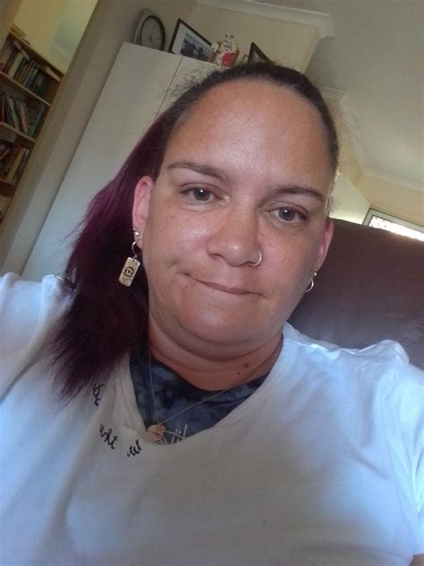 NessVee Webcam Model Profile | xHamsterLive