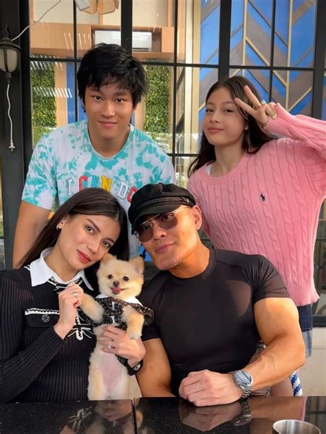 7 Potret Terbaru Deddy Corbuzier yang Makin Kekar, Dagunya Jadi Sorotan