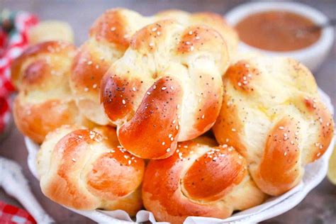 Sweet Bread Rolls Recipe [Video] - Sweet and Savory Meals