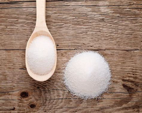 Replacing sugar in baking - a guide - Liz Earle Wellbeing