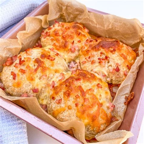 4 Ingredient Cheese & Bacon Rolls Recipe