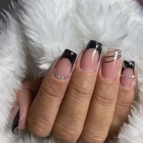 Unha Com Risca Preta - Unha em gel preta: 20 inspirações e tutoriais