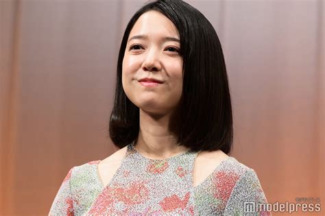 (画像4/12) 上白石萌音、直筆美文字に注目集まる「筆跡が好きすぎる」「やっぱり綺麗」百人一首の現代語訳を紹介 - モデルプレス