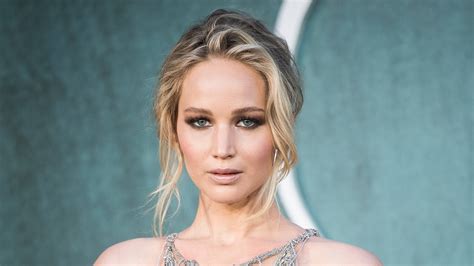 Download Jennifer Lawrence Silver Gown Wallpaper | Wallpapers.com