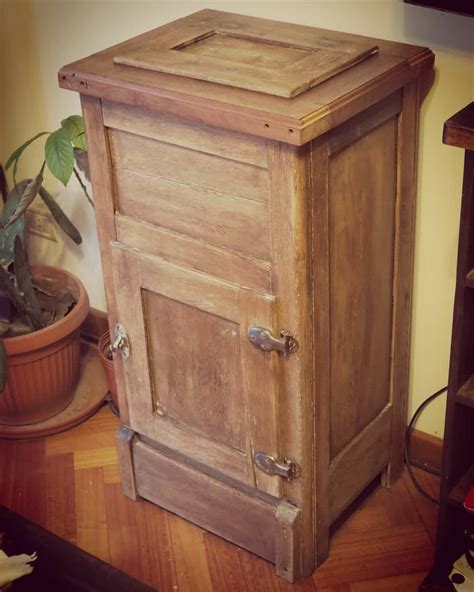 antique ice box  identification price guides