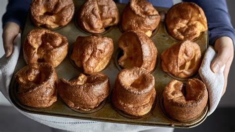 Crispy Jamie Oliver Yorkshire Pudding Recipe - TheFoodXP