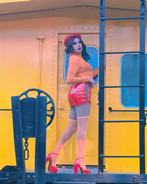 Rosé Evíee (@rose_eviee) • Instagram photos and videos