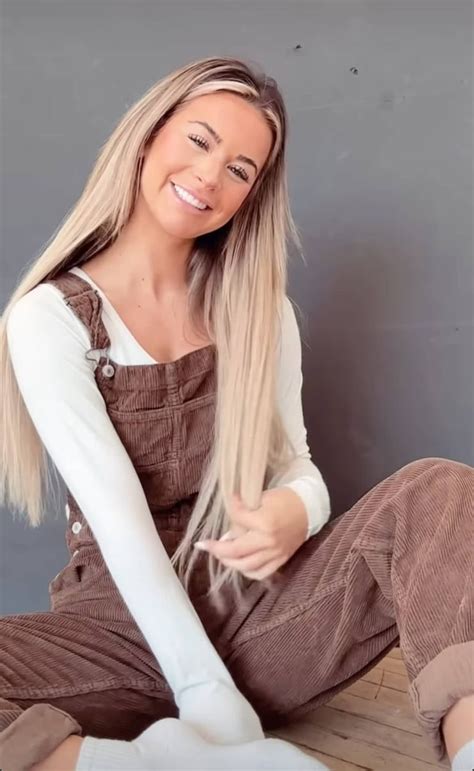 EmilyElizabethH's Future Uncertain After Controversial Leaks - b91iik5