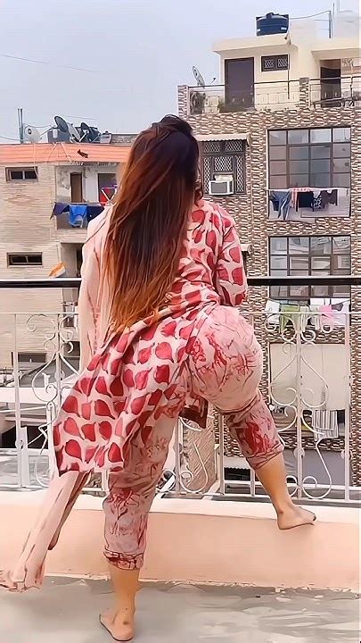 Aunty Hot Back Dance Moves In Tight Salwar Kamiz Mast Maal Pataka ...