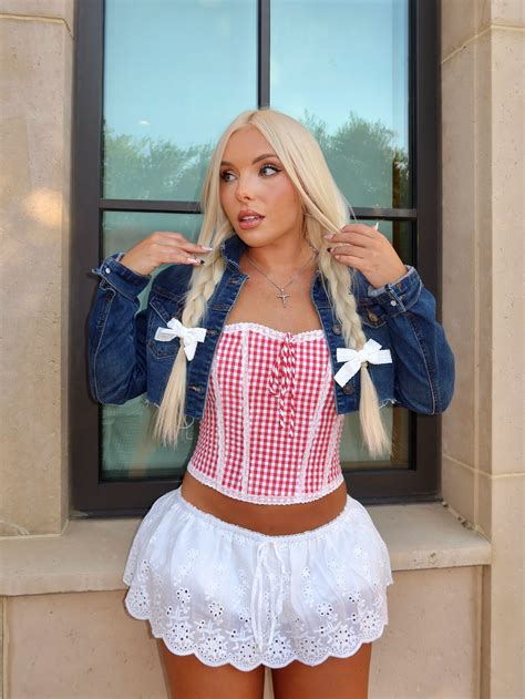 Cassidy Payne | Appa & Zala just got a Cat Tree upgrade 🌸 I about died