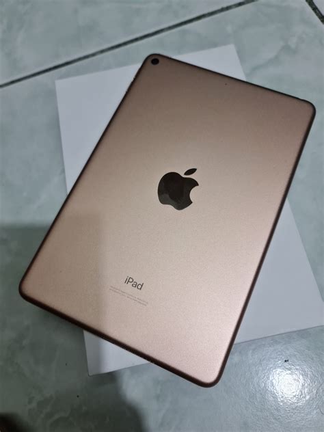 64gb 5th gen IPAD MINI Rose Gold on Carousell