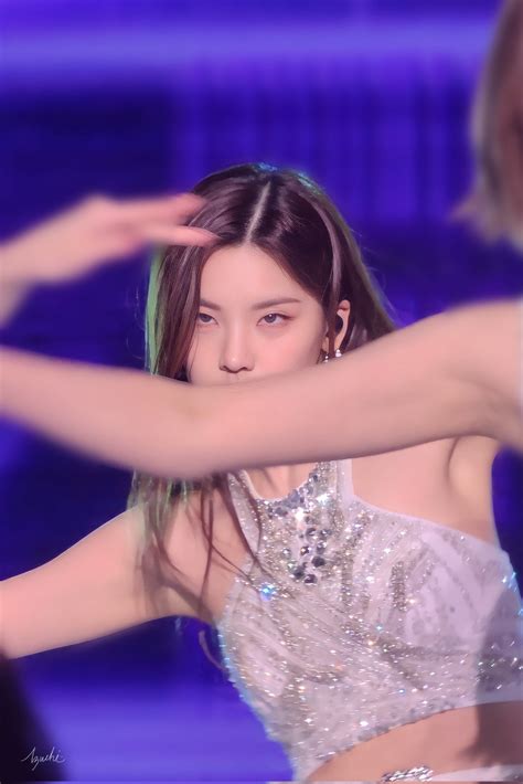 230226 Yeji : r/Yeji