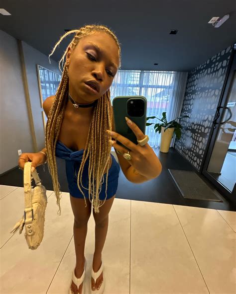 Ebony | azula | Instagram