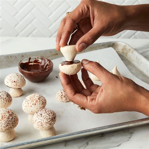 how to pronounce noel 1