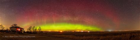 🔥 Alberta, Canada: Aurora Borealis photographed by Alan Dyer in April ...