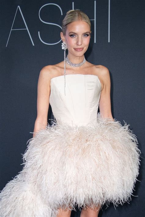 leonie hanne ashi studio haute couture fallwinter   paris
