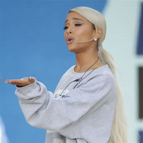 Wicked: Las primeras imágenes de Ariana Grande como Glinda | Glamour