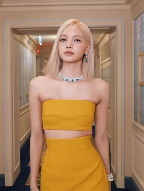 lalisamm keske  goren beni takip etsee rose  yellow outfit