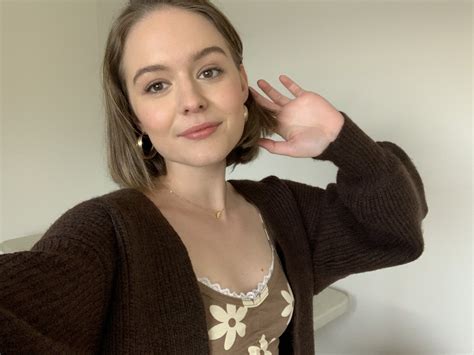 Unveiling The Hidden Fortune Of Izabela Vidovic