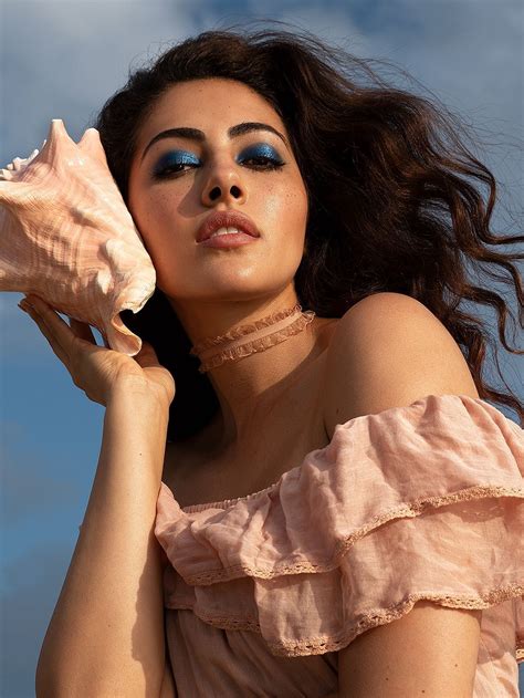 Jeniffer Piccinato HD Photo Gallery