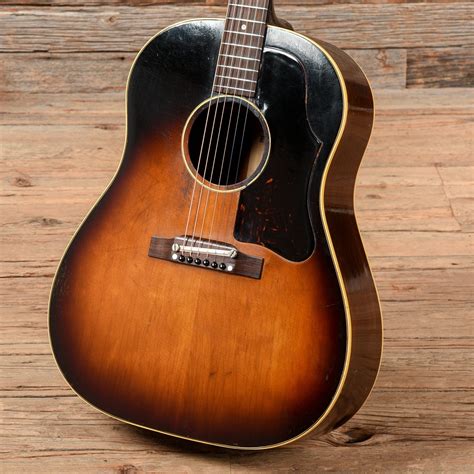 Gibson J-45 Sunburst 1957 – Chicago Music Exchange