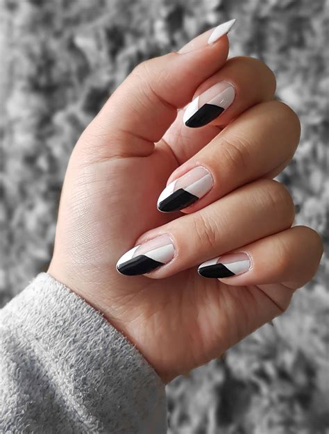 Unha Preta E Branca - Unha preto e branco | Unhas pretas, Unhas amendoada, Unhas maneiras