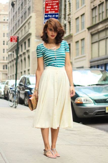 25 Gentle White Skirt Outfits For Summer - Styleoholic