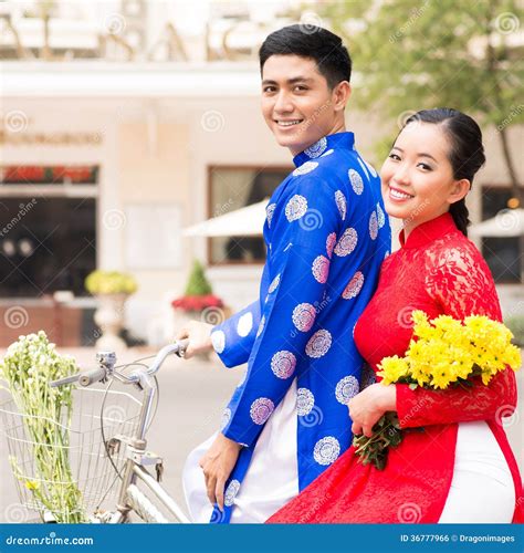 Pares vietnamitas foto de archivo. Imagen de gente, encantador - 36777966