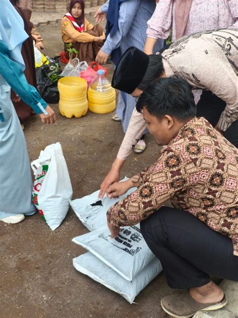 kegiatan menanam pohon  bunga  lingkungansmpit gema insan cendekia