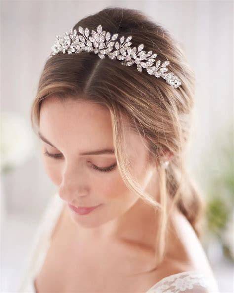 25 Beautiful Wedding Crowns + Tiaras for 2023 Brides | Crystal bridal