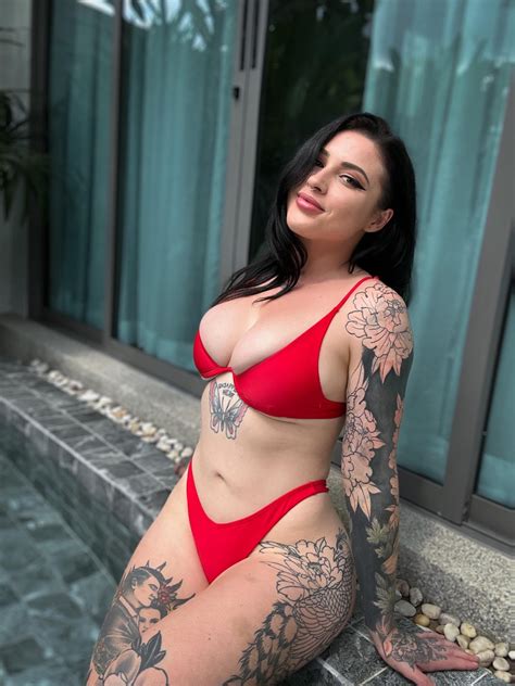 Demi Novak (u/Deminovak) - Reddit