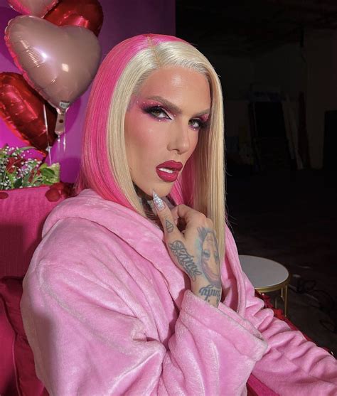 Jeffree Star shares IG update with a mystery man amidst 'NFL boo' drama