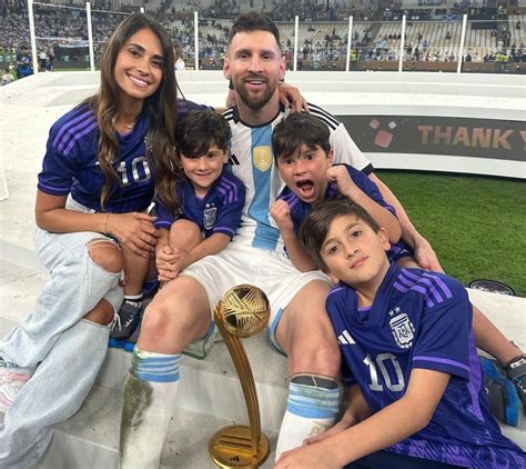 Lionel Messi & Antonela - RVCJ Media