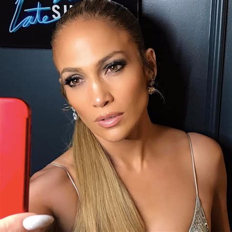 Jennifer Lopez's Best Lipstick Looks | PS Latina